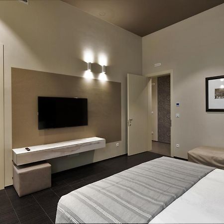 Salina Luxury Suites Parma Dış mekan fotoğraf