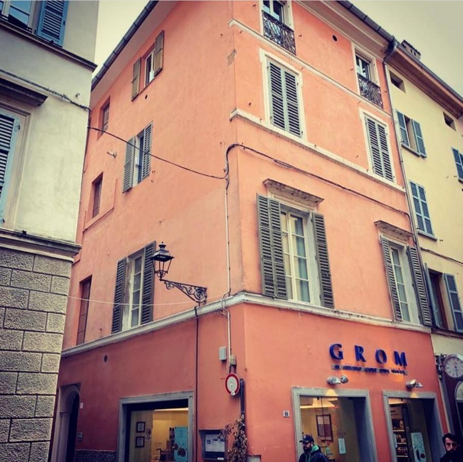 Salina Luxury Suites Parma Dış mekan fotoğraf